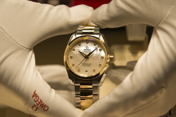 Omega-Uhr an der Uhrenmesse Basel: Vor allem in Hongkong und Russland ist der Umsatzeinbruch dramatisch.