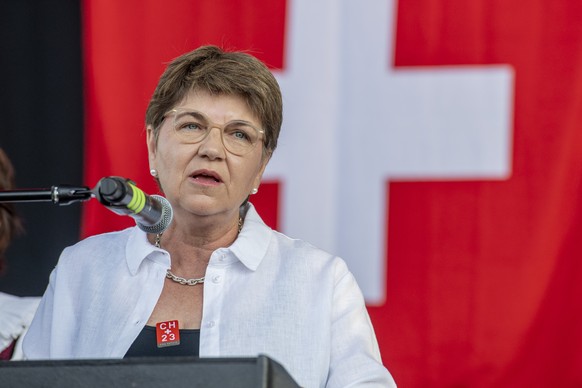 Die Bundesraetin Viola Amherd bei ihrer Rede anlaesslich der Bundesfeier Luzern auf dem Europaplatz vor dem KKL vom Montag, 31. Juli 2023 in Luzern. (KEYSTONE/Urs Flueeler).
