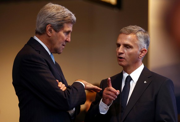 Sie sind «close»: US-Aussenminister John Kerry und Aussenminister Burkhalter bei einem OSZE-Anlass im Dezember 2014.<br data-editable="remove">