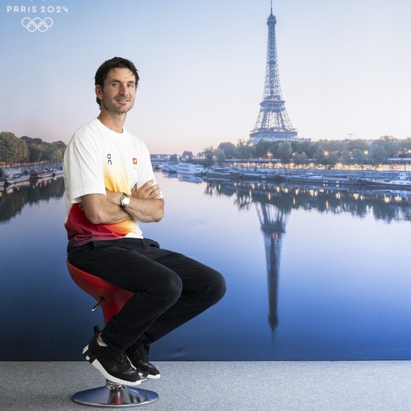 Der Schweizer Springreiter Steve Guerdat, posiert an einer Medienkonferenz der olympischen Delegation von Swiss Equestrian kurz vor den Olympischen Spielen Paris 2024 am Dienstag, 16. Juli 2024 in Die ...