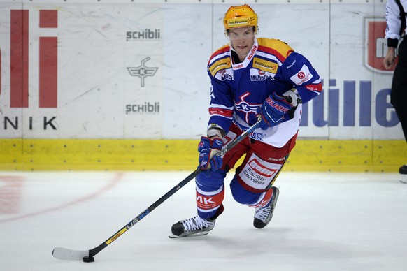 Der Topskorer der Kloten Flyers Tommi Santala im zweiten Playoff-Viertelfinalspiel der National League A zwischen den Kloten Flyers und dem HC Davos, am Samstag, 5. Maerz 2016, in der Kolping-Arena in ...