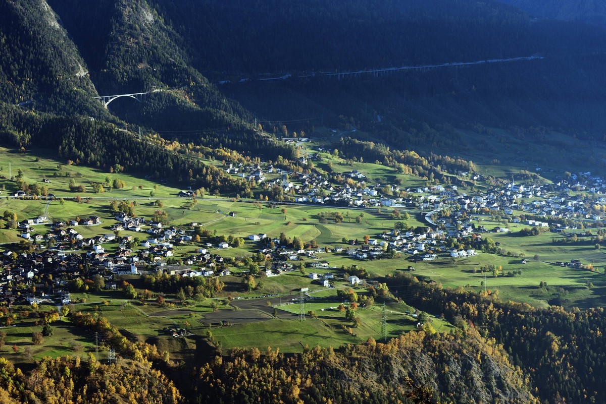 Village of Termen near Brig, Valais, Swiss Alps, Switzerland, Europe PUBLICATIONxINxGERxSUIxAUTxONLY Copyright: ChristianxKober 733-7412

Village of Terms Near Brig Valais Swiss Alps Switzerland Eur ...
