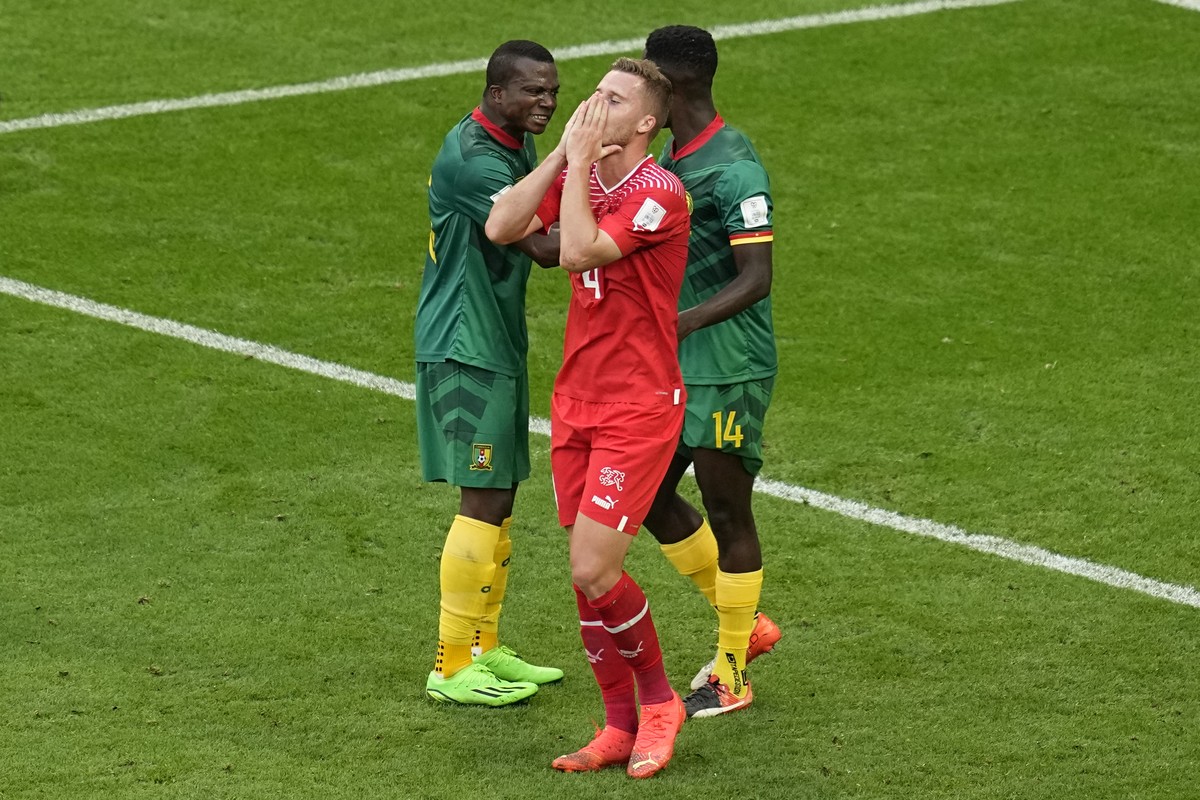 Switzerland's Nico Elvedi reacts after missing a chance during the World Cup group G soccer match between Switzerland and Cameroon, at the Al Janoub Stadium in Al Wakrah, Qatar, Thursday, Nov. 24 ...