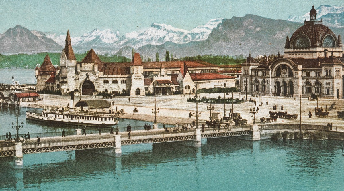 Festhütte, eigens errichtet für das eidgenössische Schützenfest 1901 in Luzern: eine mittelalterliche Burg am exponiertesten Standort der Stadt, anschliessend genutzt als Internationales Kriegs- und F ...