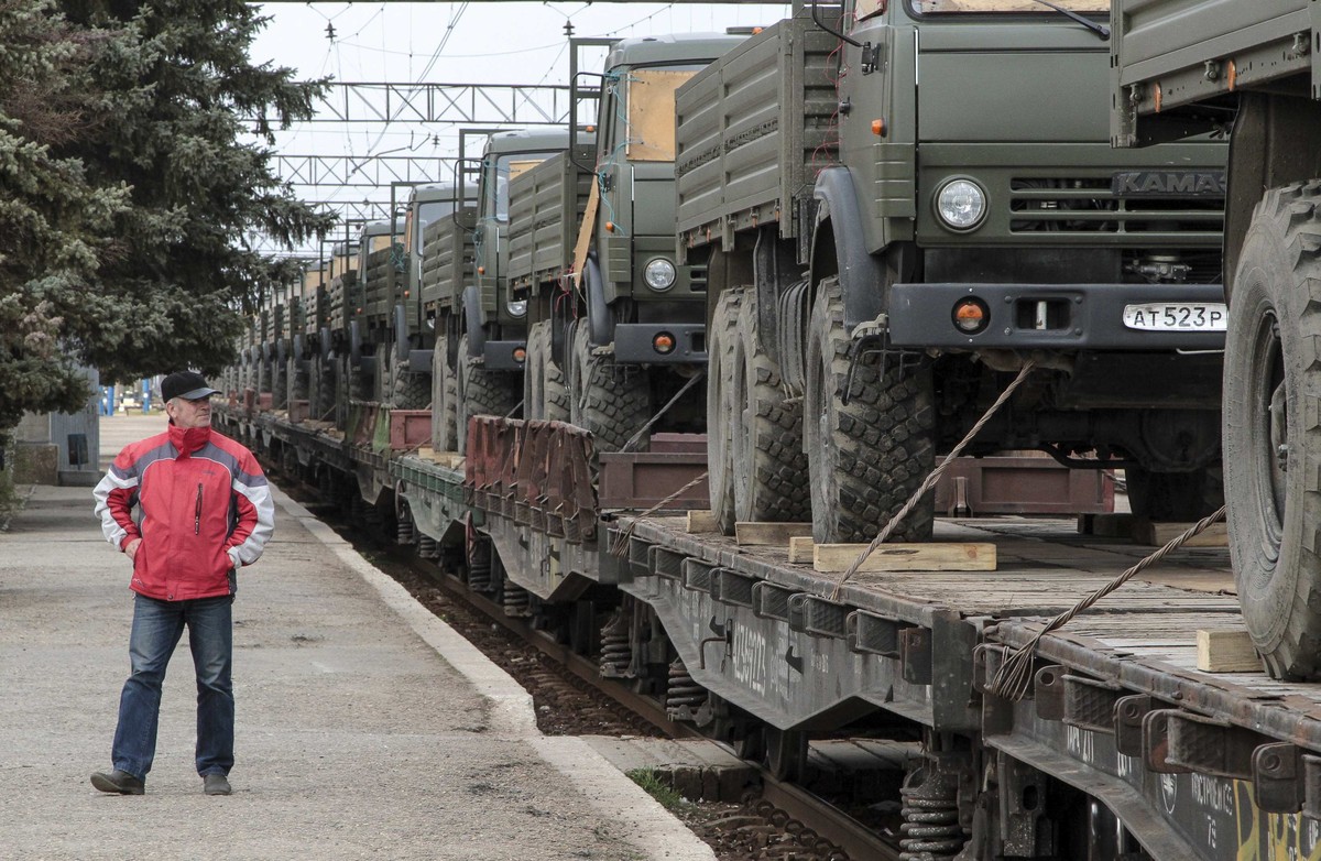 Die russische Armee verstärkt ihre Präsenz nahe der Grenze zur Ukraine