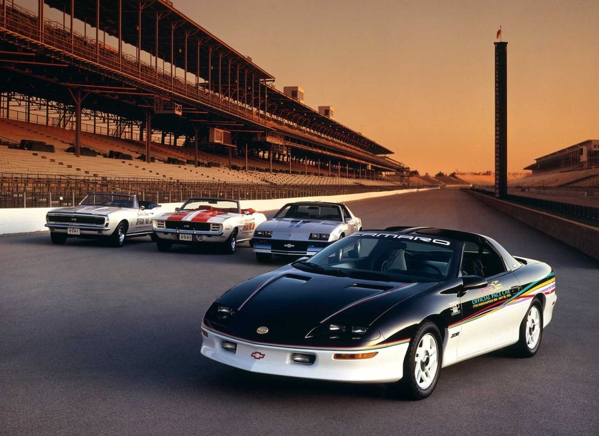 chevrolet camaro indy 500 pace cars https://www.car.info/en-se/chevrolet/camaro/camaro-1993-19437786