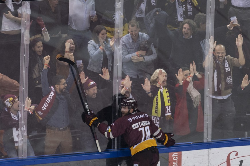 Geneve-Servette&#039;s Teemu Hartikainen celebrates his goal to 4:1, during the seventh and final leg of the ice hockey National League Swiss Championship final playoff game between Geneve-Servette HC ...
