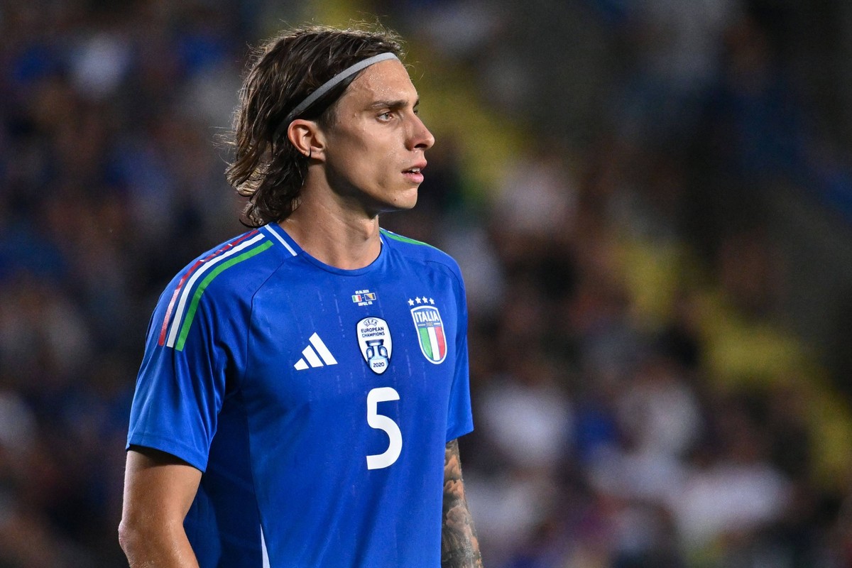 Empoli, Italy: Italy s defender Riccardo Calafiori during Italy vs Bosnia, Friendly football match in Empoli, Italy, June 09 2024 Friendly football match - Italy vs Bosnia PUBLICATIONxINxGERxSUIxAUTxO ...