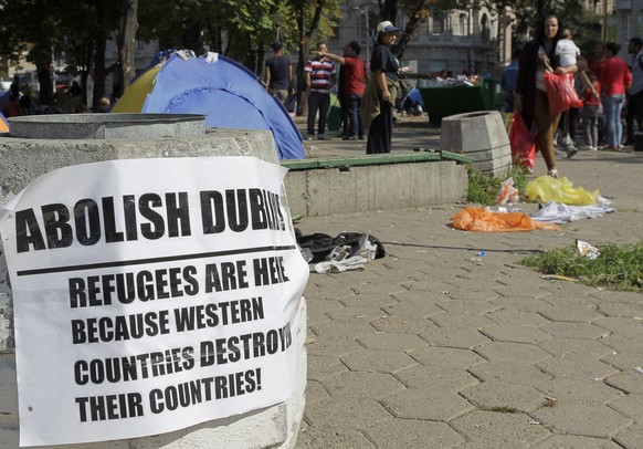 Protestplakat gegen das Dublin-Abkommen in Belgrad.&nbsp;