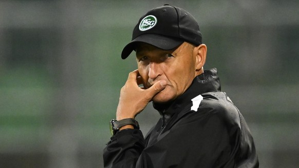 St. Gallens coach Peter Zeidler during the friendly soccer match between Switzerland&#039;s FC St. Gallen and Spain&#039;s Valencia CF, on Tuesday, July 25, 2023, at the Kybunpark stadium in St. Galle ...