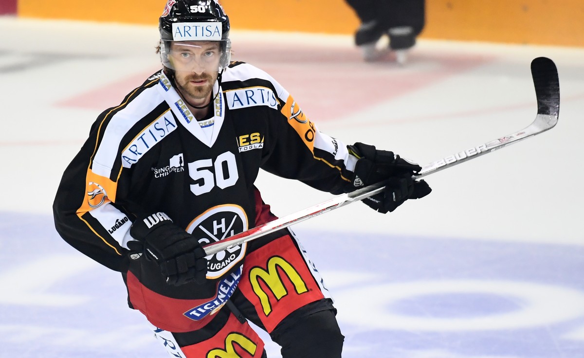 Lugano’s player Daniel Sondell during the preliminary round game of National League A (NLA) Swiss Championship 2016/17 between HC Lugano and HC Ambri Piotta, at the ice stadium Resega in Lugano, Switz ...