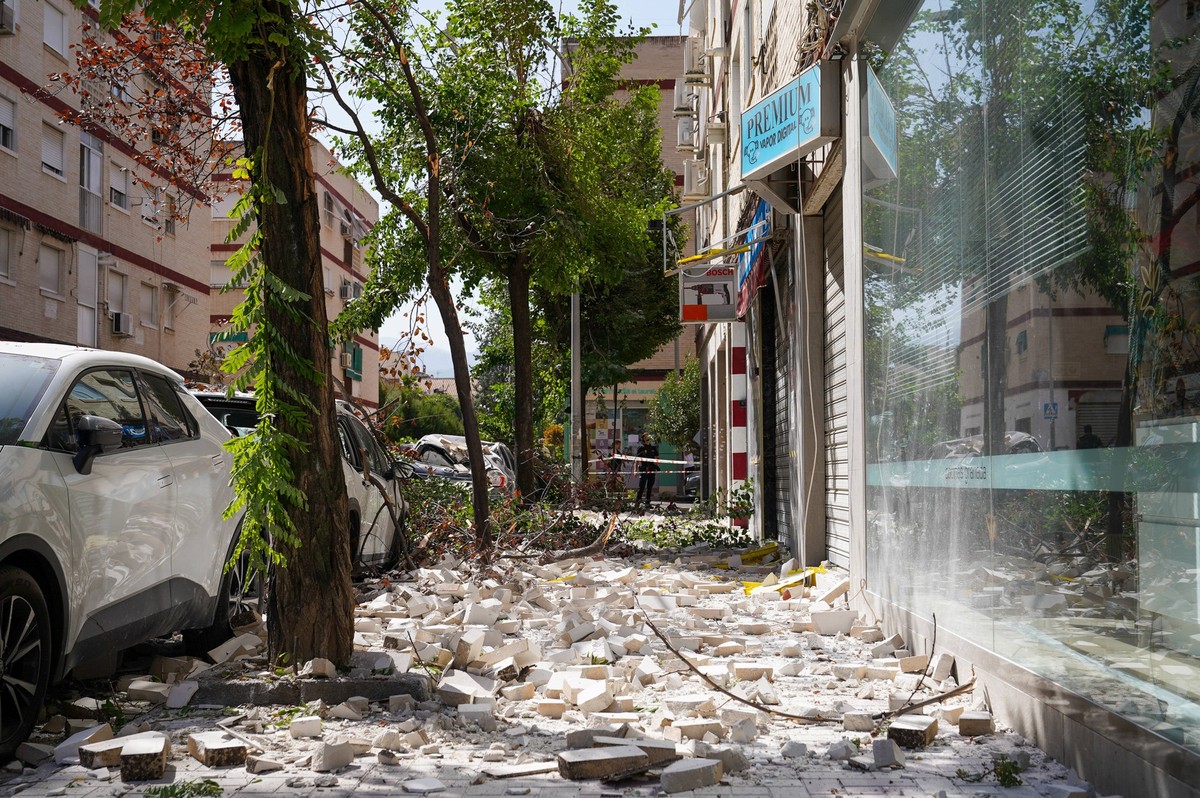 A new strong earthquake has once again shaken Granada and its metropolitan area. Images of the damage caused by the earthquake. August 18, 2026, in Granada, Andalusia, Spain A new strong earthquake st ...