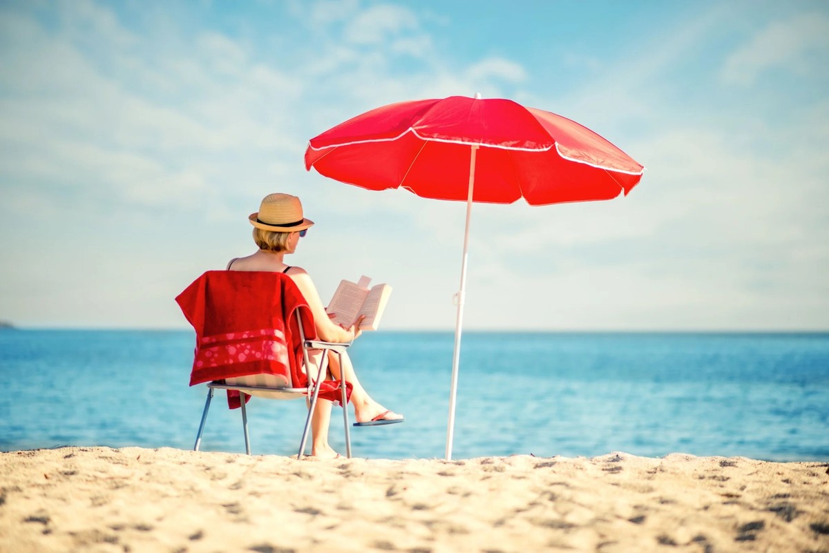 Le parasol est avant tout esthétique. Il ne protège guère de la chaleur. Et, dans certains cas, il ne bloque que très peu les rayons UV.