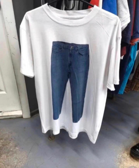 Faildienstag: Designfail: Weisses Shirt mit blauer Jeans