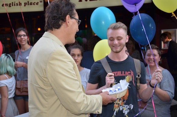 Kiss-In vor dem Nelson Pub