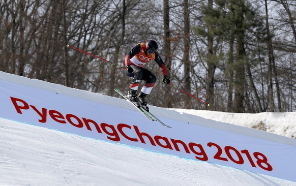 epa06548107 Alex Fiva of Switzerland in action during the men&#039;s Freestyle Skiing Ski Cross seeding run at the Bokwang Phoenix Park during the PyeongChang 2018 Olympic Games, South Korea, 21 Febru ...