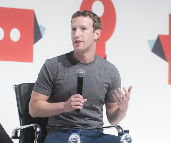 Anzeichen eines Asperger-Syndroms? Mark Zuckerberg.