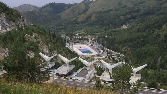 Die Eissportanlagen stehen schon. Pisten für die Alpinen gibt es in Almaty und Umgebung allerdings noch nicht.