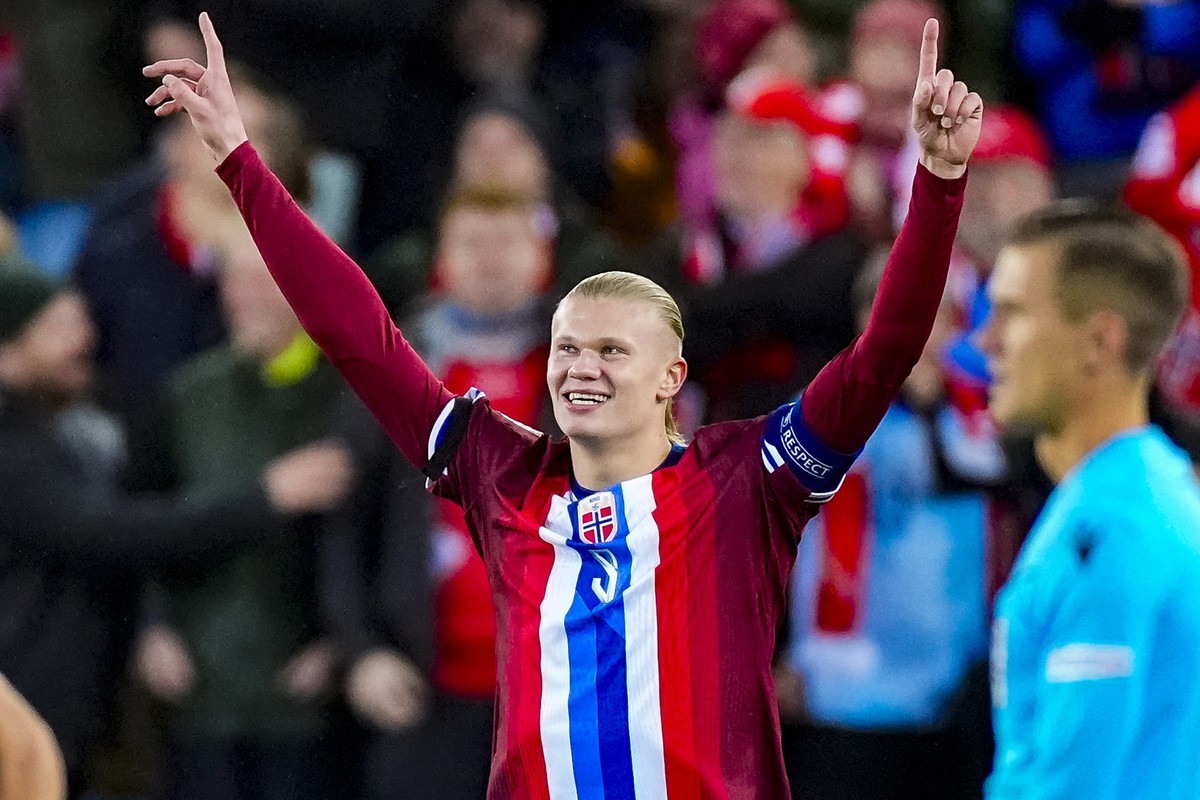 Norway's Erling Haaland celebrates during the Nations League soccer match between Norway and Slovenia at Ullevaal Stadium, Thursday, Oct. 10, 2024, in Oslo, Norway. (Terje Pedersen/NTB Scanpix vi ...