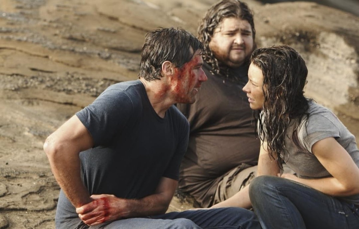 Matthew Fox, Jorge Garcia, and Evangeline Lilly in Lost (2004)
