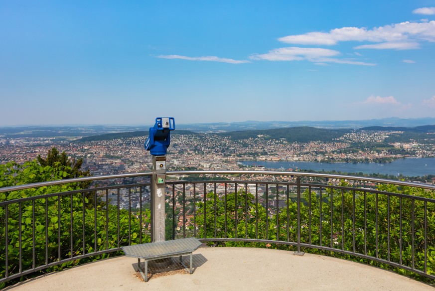 Ausblick vom 869 m hohen Uetliberg.