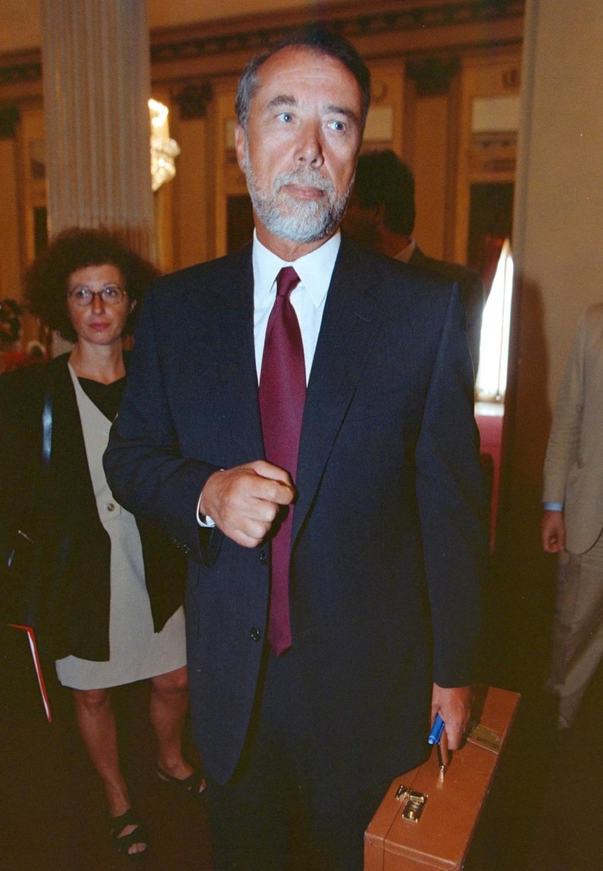 I01 -19990218 - MILAN, ITALY: (FILES) A recent undated file picture of Domenico de Sole, head of the Gucci fashion empire. A battle erupted, Thursday 18 February 1999, between French luxury goods grou ...