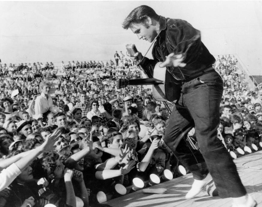 Feb. 26, 2008 - ELVIS PRESLEY IN TUPELO , MISSISSIPPI 1956.SUPPLIED BY PHOTOS, INC. PUBLICATIONxINxGERxSUIxAUTxONLY - ZUMAg49_ 20080226_baf_g49_003

Feb 26 2008 Elvis Presley in Tupelo Mississippi 195 ...
