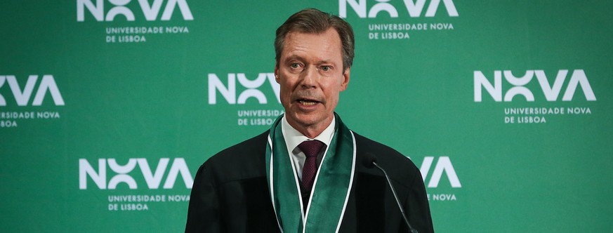 epa09942869 The Grand Duke of Luxembourg, Henri, speaks during the ceremony of the Honoris Causa graduation from the Universidade NOVA de Lisboa, in Lisbon, Portugal, 12 May 2022, on the second day of ...