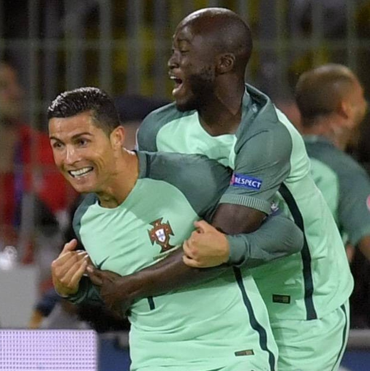 EURO 2016, Portugal gewinnt gegen Kroatien 25.06.2016, Fussball EM-2016 Frankreich, Achtelfinale, Kroatien - Portugal, im Stadion Felix Bollaert, Lens. Torjubel, v.li: Cristiano RONALDO (Portugal) mit ...