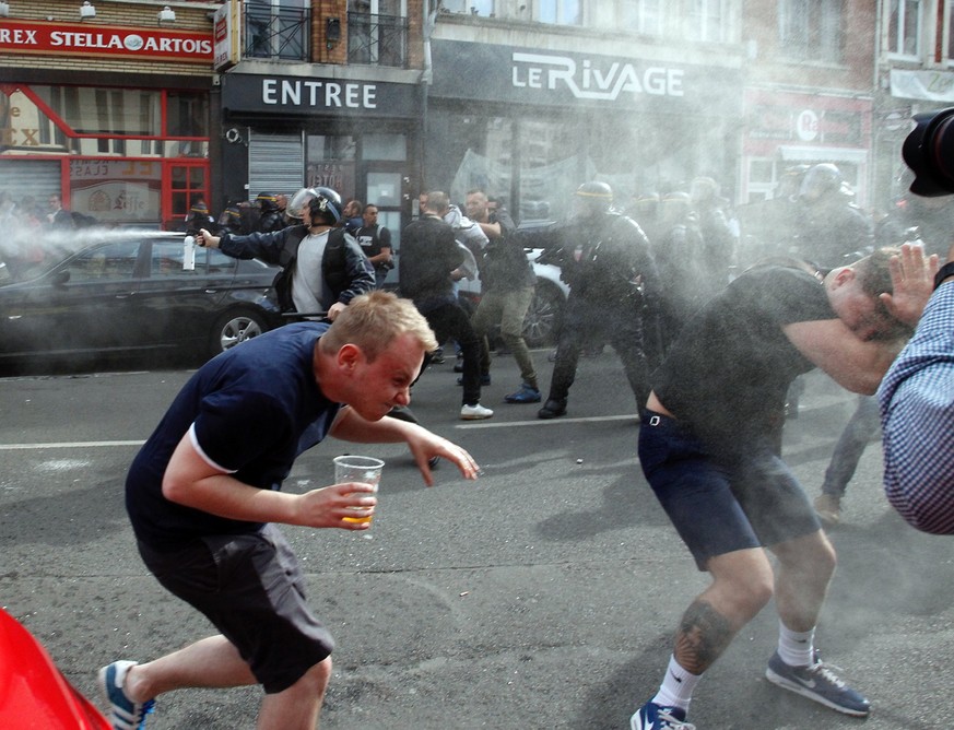 Die Polizei reagierte mit Tränengas.