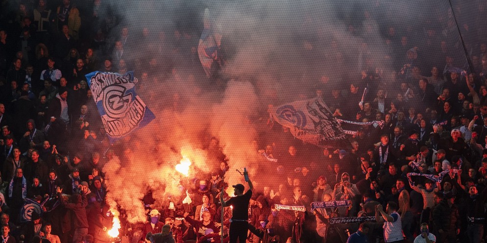 Mutmassliche FCZ Ultras sollen den GC Fanclub Sektor IV überfallen haben.