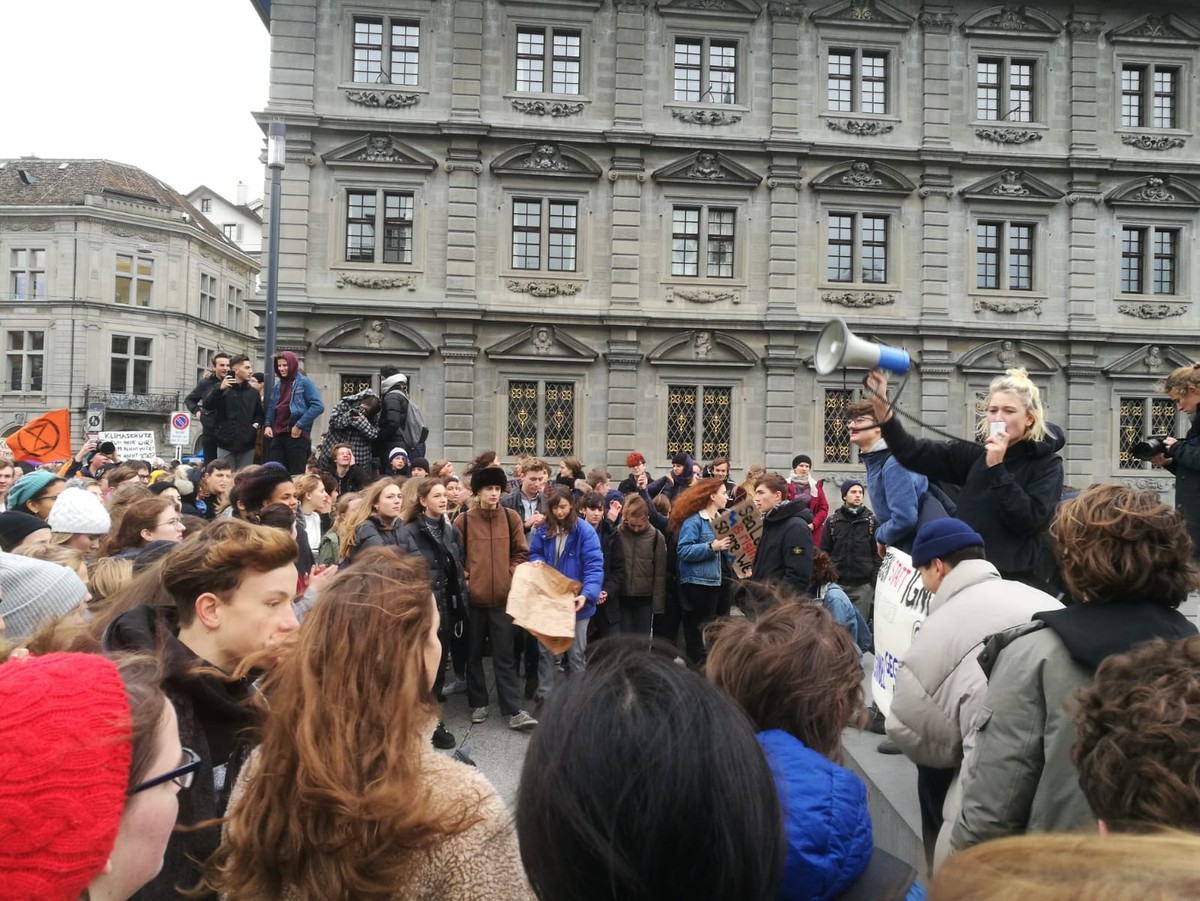 Schlusskundgebung vor dem Rathaus.