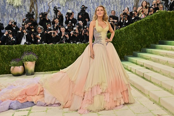 Blake Lively arrives at The Metropolitan Museum of Art's Costume Institute benefit gala celebrating the opening of the "Costume Art" exhibition on Monday, May 4, 2026, in New York. (Pho ...