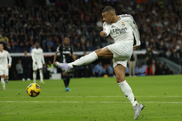 epa11998036 Real Madrid&#039;s Kylian Mbappe in action during LaLiga soccer match between Real Madrid and Leganes at Santiago Bernabeu Stadium in Madrid, Spain, 29 March 2025. EPA/Mariscal