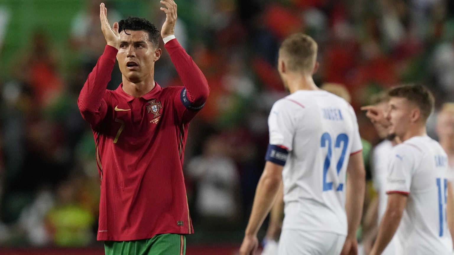 Portugal&#039;s Cristiano Ronaldo applauds fans at the end of the UEFA Nations League soccer match between Portugal and the Czech Republic, at the Jose Alvalade Stadium in Lisbon, Thursday, June 9, 20 ...