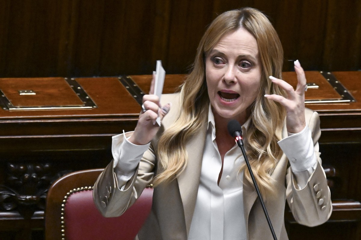epa13304037 Italian Prime Minister Giorgia Meloni speaks as she reports to the Lower House on the upcoming European Council meeting in Rome, Italy, 14 October 2026. Meloni also addressed the Senate to ...