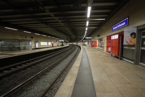 epa10224250 An empty platform at the Schuman station in the European quarter in Brussels, Belgium, October 05, 2022. The National Railway Company of Belgium (NMBS) is on strike for 24 hours in protest against...