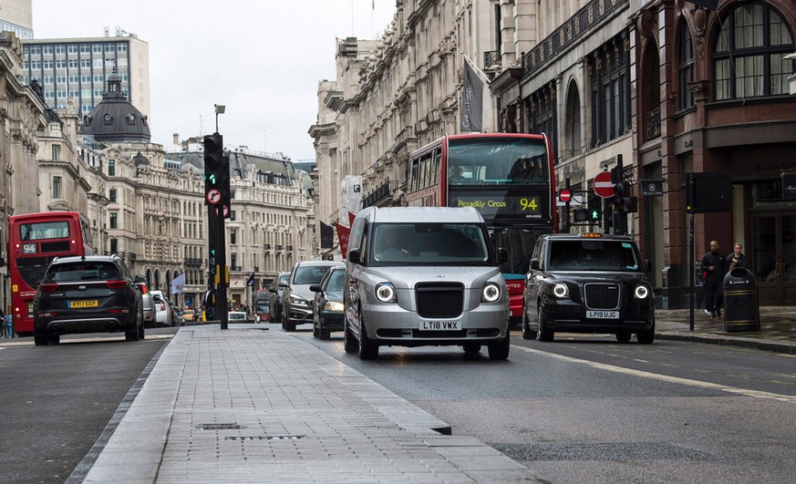 epa07653916 A handout photo made available by the London Electric Vehicle Company (LEVC) based in Coventry, West Midlands, central England, on 17 June 2019 showing their new commercial vehicle, a zero ...