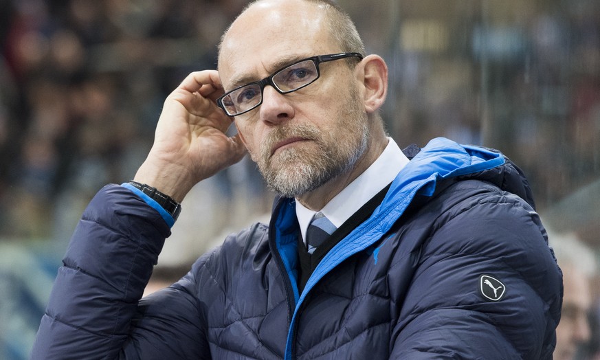 Ambris Trainer Hans Kossmann waehrend dem Eishockey Meisterschaftsspiel der National League A zwischen dem EHC Biel-Bienne und dem HC Ambri-Piotta, am Freitag, 13. Januar 2017, in der Tissot Arena in  ...