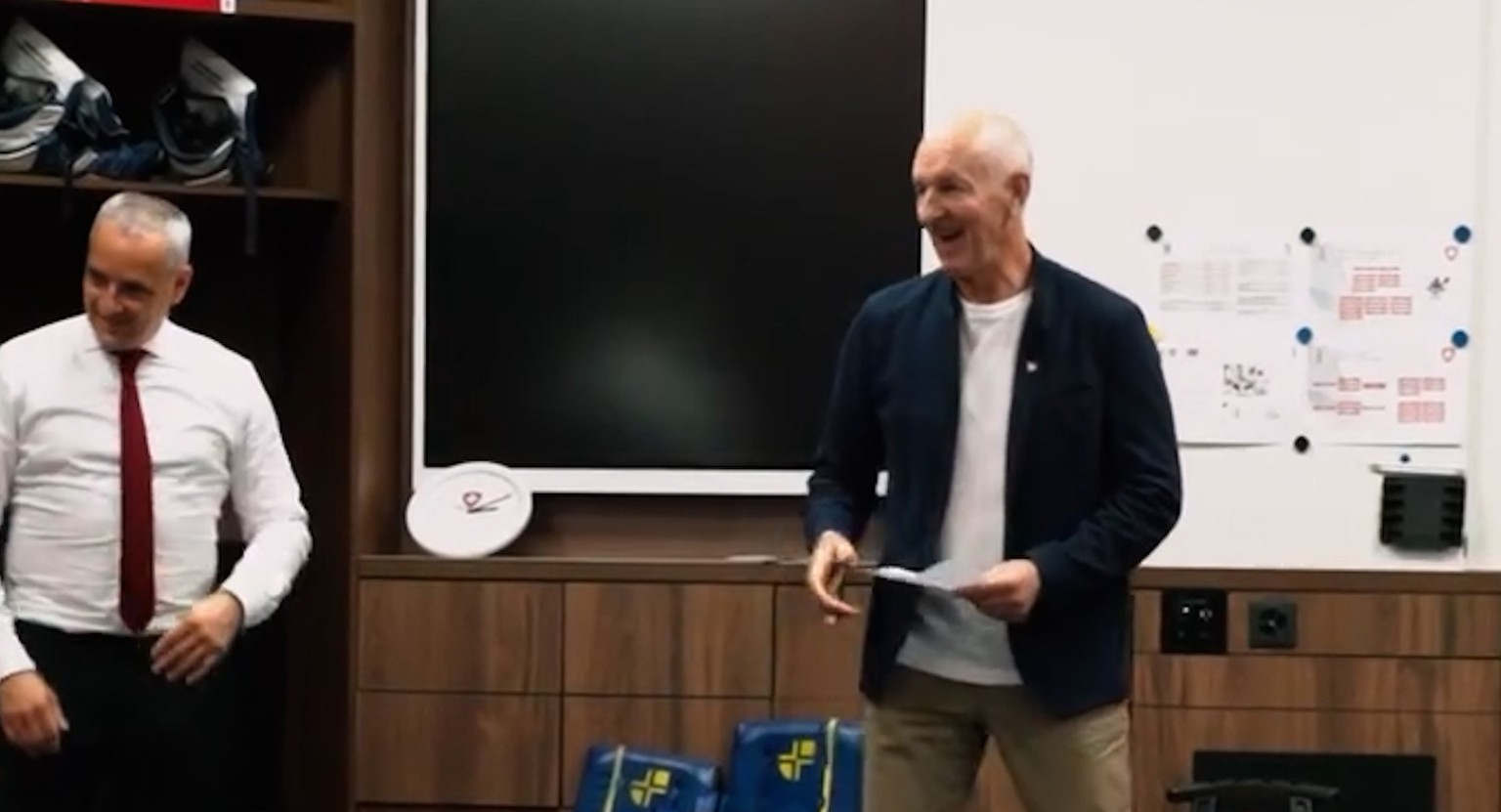 Ex-Nationaltrainer Ralph Krueger macht der Mannschaft gegen Norwegen Mut