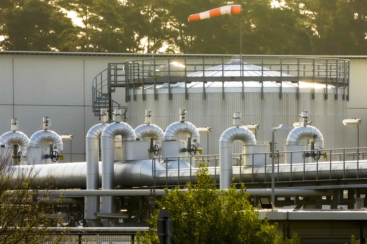 Morning light lights the landfall facility of the Nord Stream 1 Baltic Sea pipeline and the transfer station of the OPAL gas pipeline, the Baltic Sea Pipeline Link, in Lubmin, Germany, Thursday, July  ...