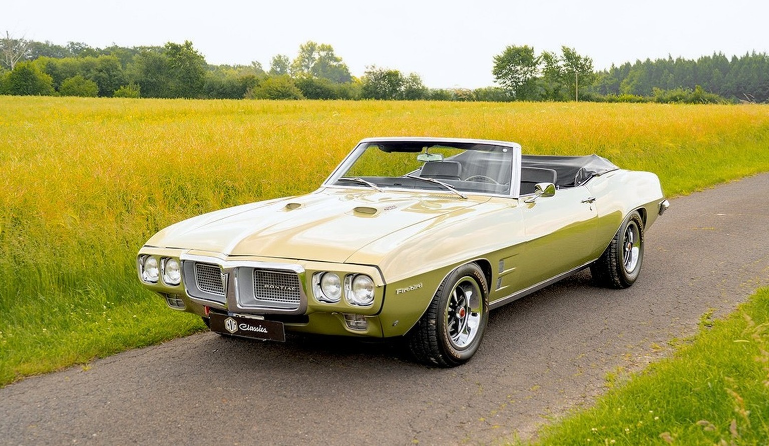 Pontiac Firebird 400 Cabriolet (1969)

https://www.zwischengas.com/de/inserat/Pontiac-Firebird-400-Cabriolet-1969/10e923ee-dd60-4cb8-8594-435fec7d5951.html