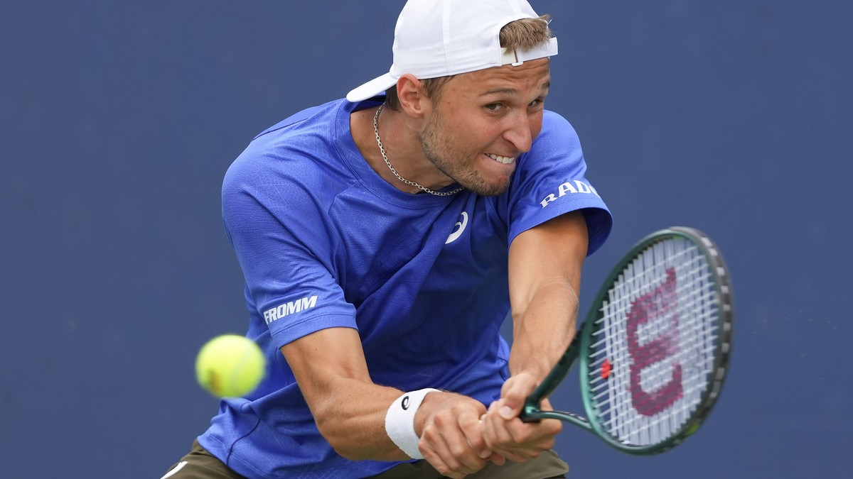 Gegner gibt im 1. Satz auf: Riedi steht überraschend schnell im US-Open-Achtelfinal
