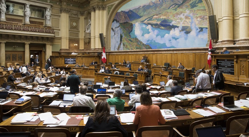 Halbleeres Parlament: Sitzung des Nationalrats am 16. September 2015.