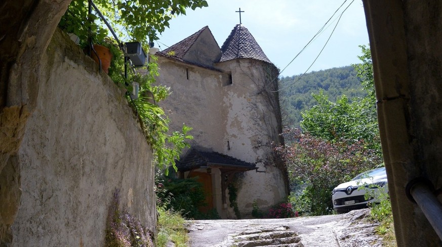 Plötzlich fehlten 23'000 Franken: Aufgang zur Schlosskirche von Burg im Leimental.