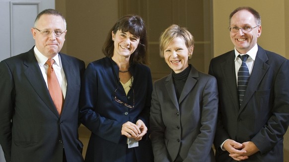 Von links: Die neugewaehlten Mitglieder des Bundesgerichts Nicolas von Werdt, Brigitte Pfiffner Rauber, Martha Niquille-Eberle und Marcel Maillard freuen sich nach ihrer Wahl durch die Vereinigte Bund ...