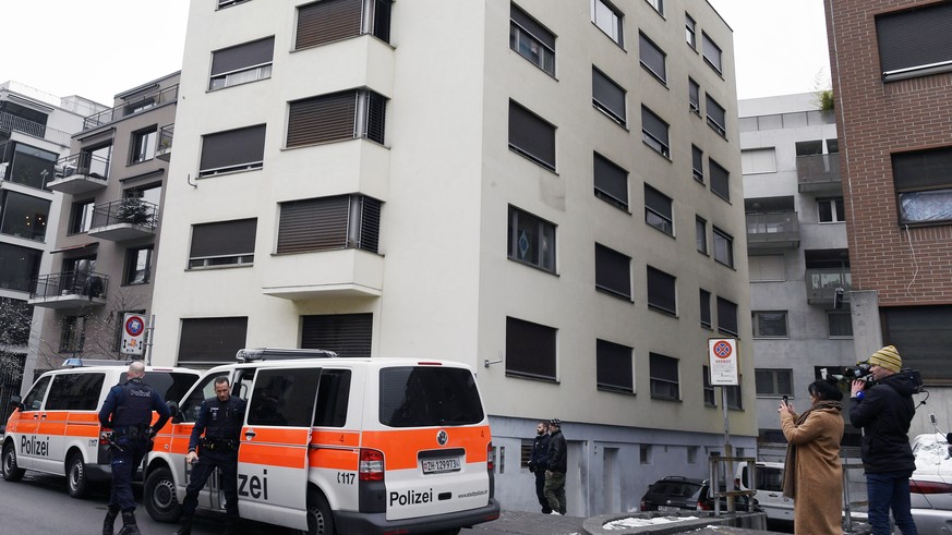 ARCHIVBILD ZUM AUFKAUF DER GAMMELHAEUSER AN DER NEUFRANKENGASSE UND MAGNUSSTRASSE DURCH DIE STADT ZUERICH, AM FREITAG, 3. FEBRUAR 2017 - Polizeieinsatz vor zwei Haeusern an der Zuercher Neufrankengass ...