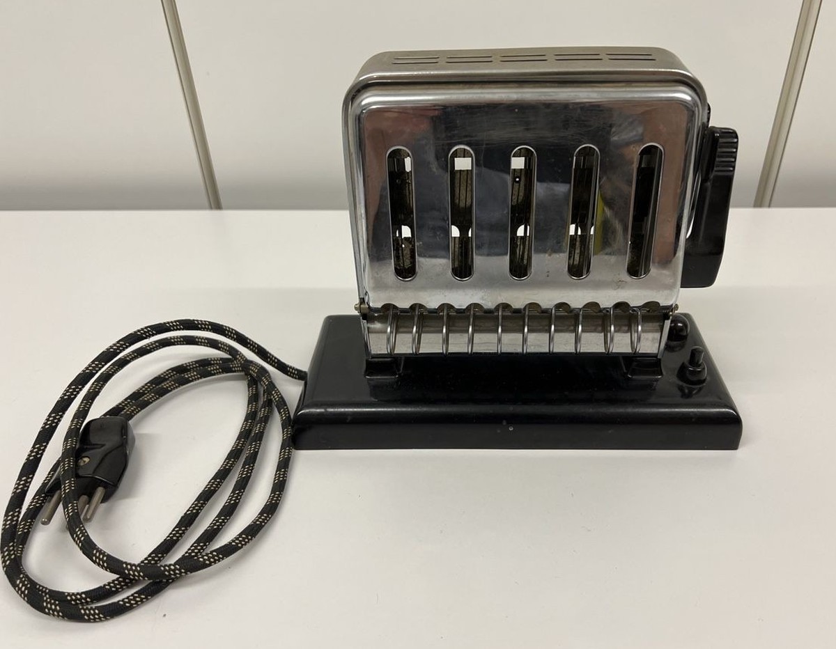 Jura Toaster braided cable kabel retro design küche https://www.ricardo.ch/de/a/alter-toaster-von-jura-1253199594/#image_gallery_fullscreen
