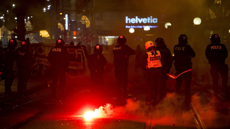 Die Polizei war mit einem Grossaufgebot im Einsatz.