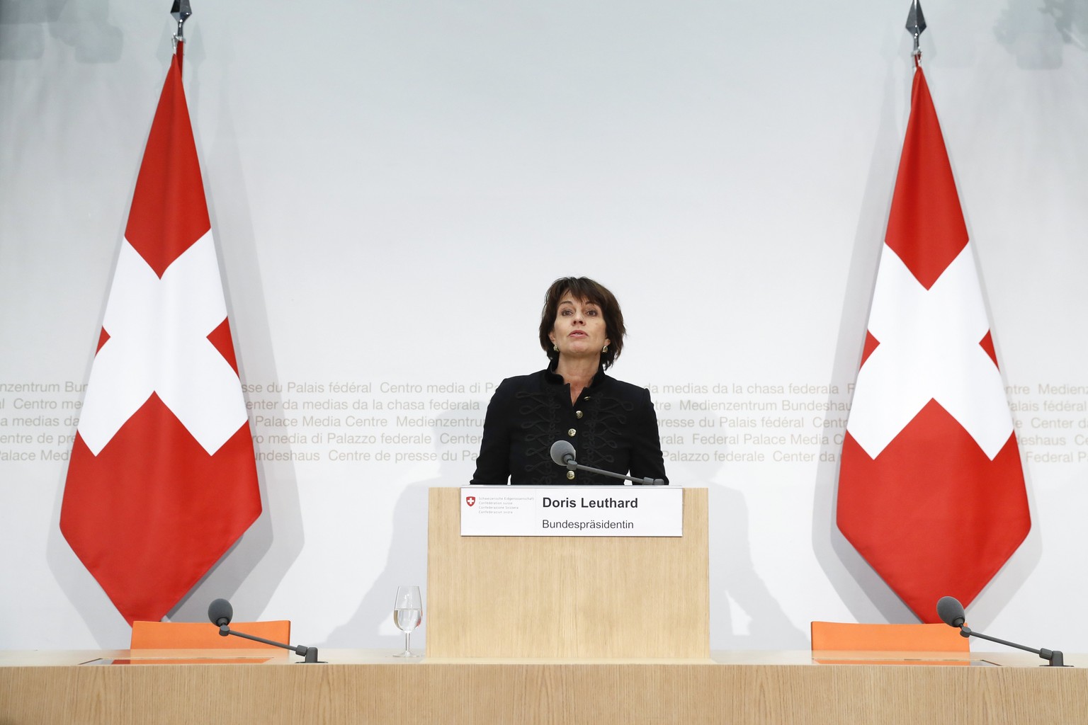 epa06401507 Swiss Federal President Doris Leuthard speaks during a press conference in Bern, Switzerland, 21 December 2017. The European Commission approved the recognition of equivalence for the Swis ...